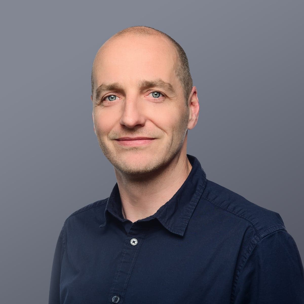 PorträtKonstantin Simon